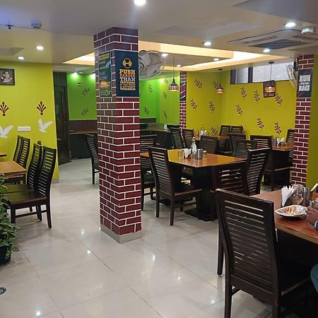 Hotel Wti Airport Grand Delhi Нью-Дели Экстерьер фото