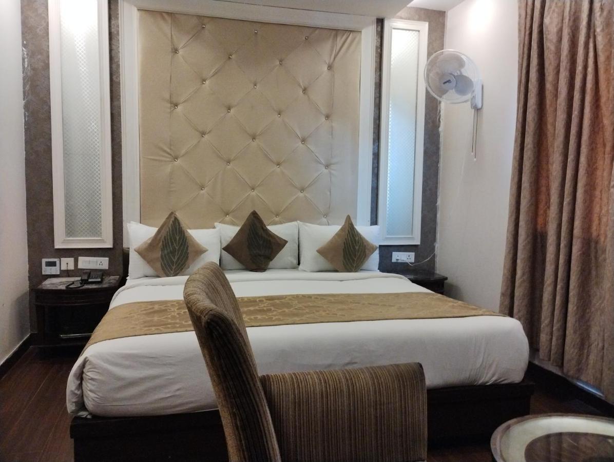 Hotel Wti Airport Grand Delhi Нью-Дели Экстерьер фото