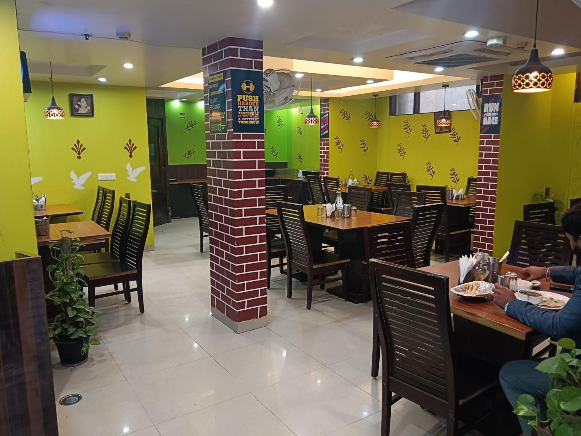 Hotel Wti Airport Grand Delhi Нью-Дели Экстерьер фото