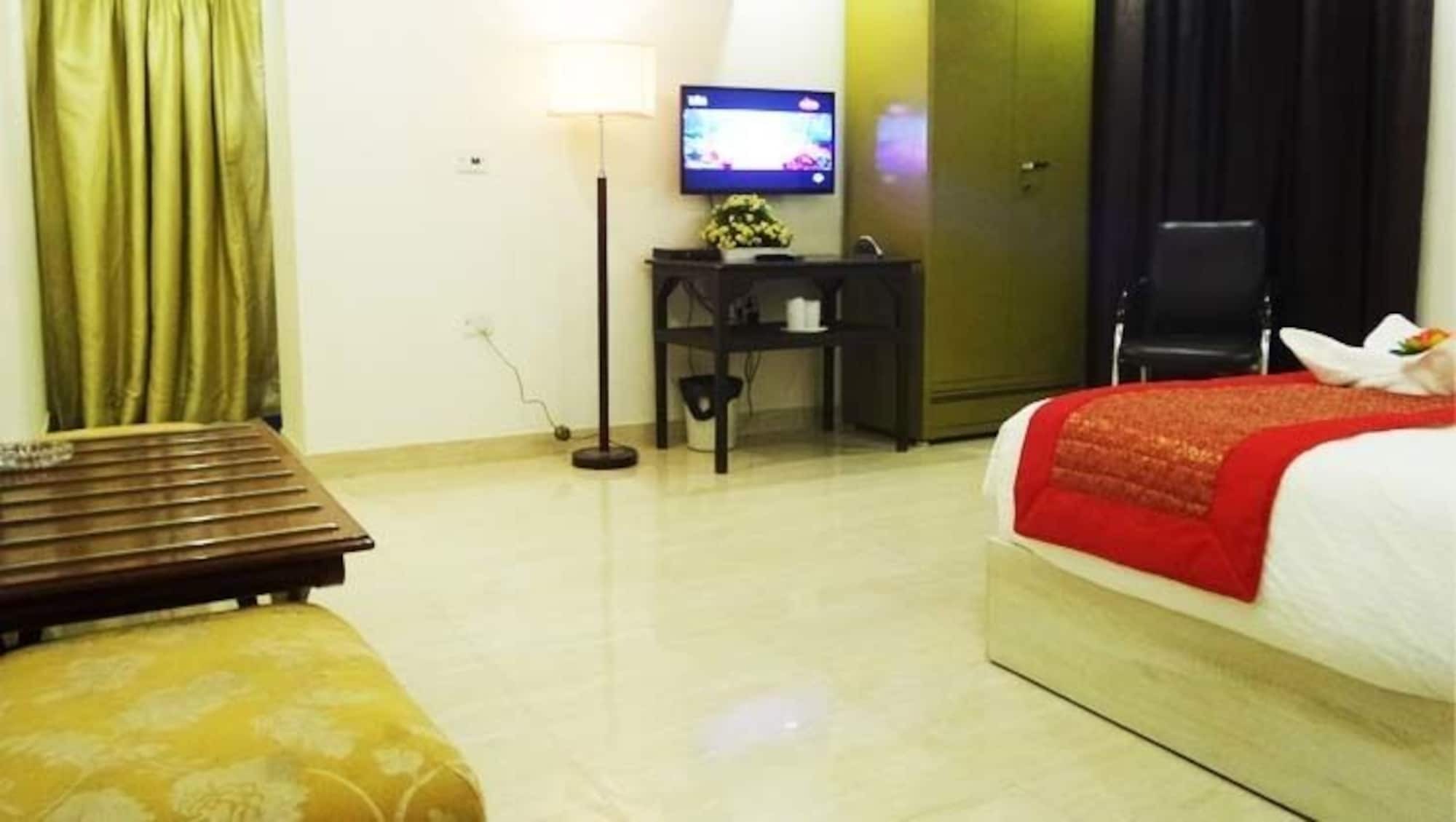 Hotel Wti Airport Grand Delhi Нью-Дели Экстерьер фото