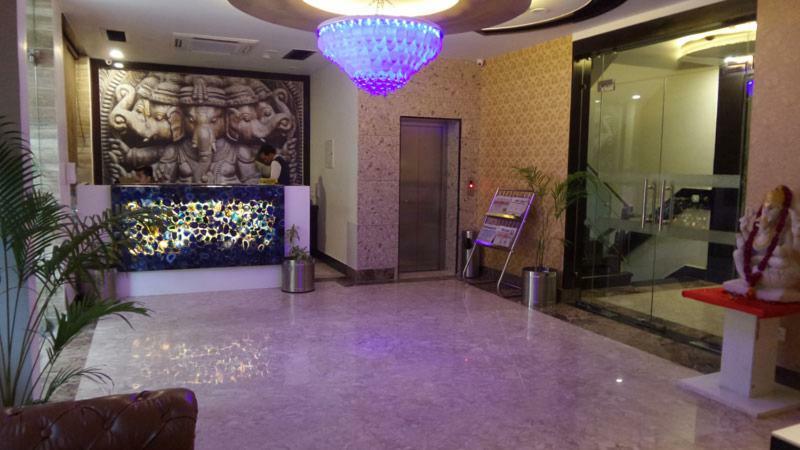 Hotel Wti Airport Grand Delhi Нью-Дели Экстерьер фото